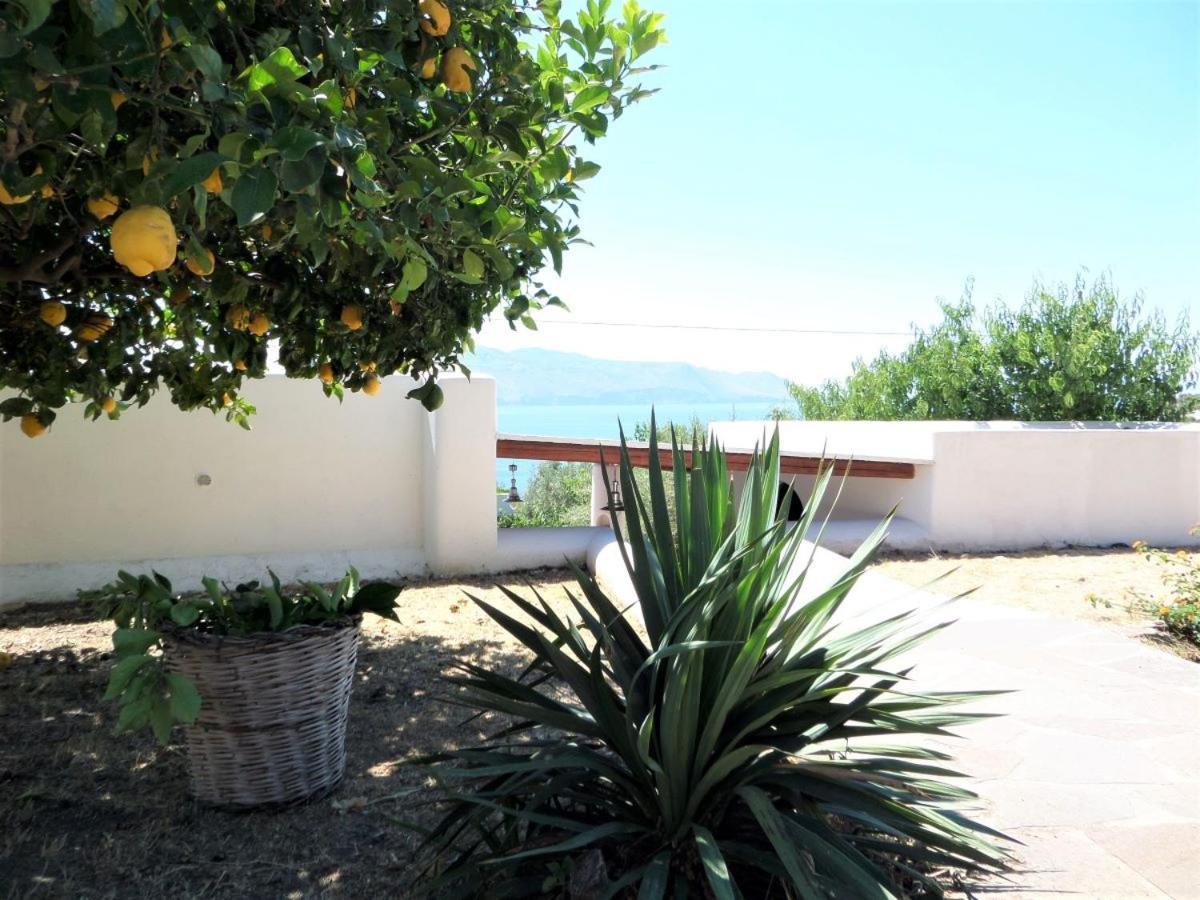 Case Al Mare - Terrazzi Panoramici E Ampio Giardino Santa Marina Salina Exterior foto