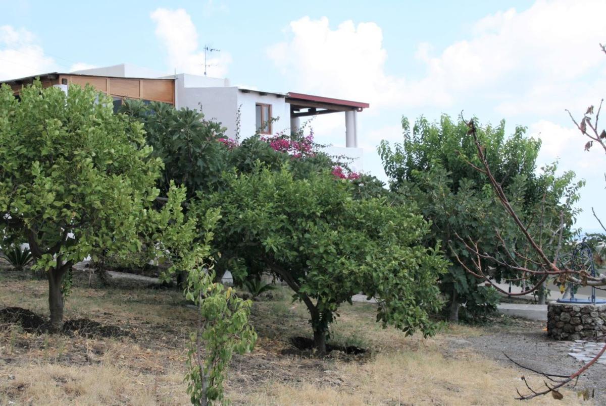 Case Al Mare - Terrazzi Panoramici E Ampio Giardino Santa Marina Salina Exterior foto